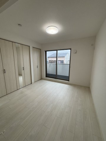 フォレストクリエオーレ城垣町弐番館の洋室