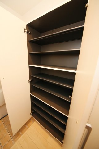 リサヤニシルの収納