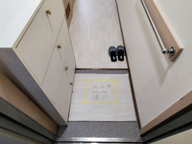 三家第一ビルの玄関