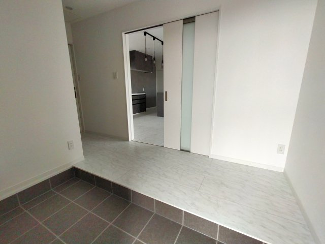 松瀬町平屋戸建の玄関