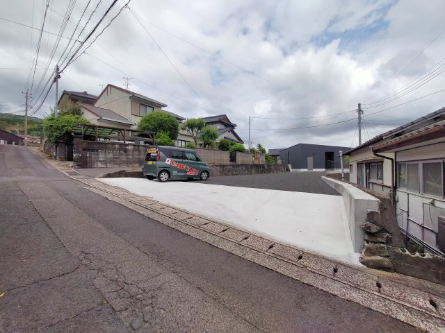 松瀬町平屋戸建の駐車場