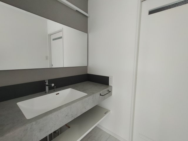 松瀬町平屋戸建の独立洗面台