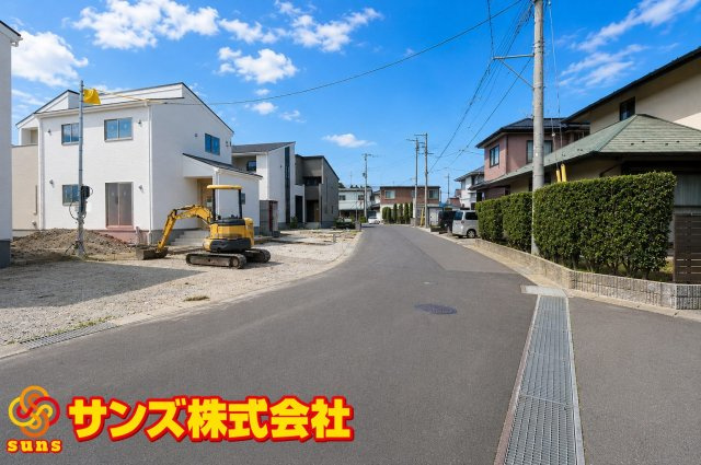 郡山市大槻町字上柵　　　２号棟　　　大槻小学校、大槻中学区　の前面道路含む現地写真|東側前面道路