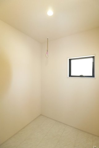 郡山市大槻町字上柵　　　２号棟　　　大槻小学校、大槻中学区　の洗面所