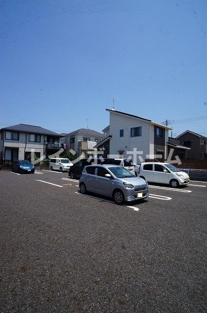 【仲介手数料：50％OFF】対象物件！の駐車場