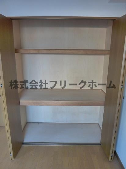三鷹市牟礼１丁目の賃貸マンションの収納