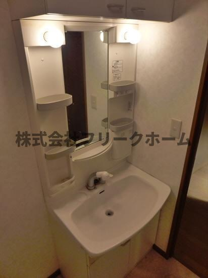 三鷹市牟礼１丁目の賃貸マンションの洗面所