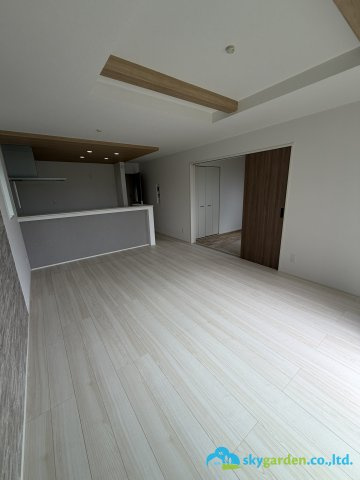 平塚市小鍋島2期　新築戸建　全6棟4号棟の居間・リビング