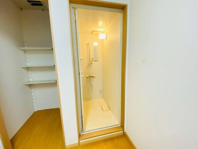 八街市四木　売店舗・事務所の浴室