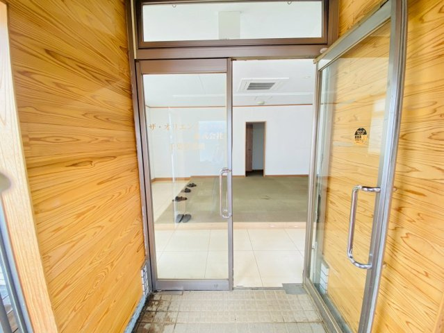 八街市四木　売店舗・事務所のエントランス