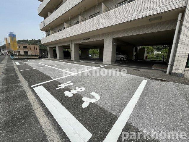 サントス枝川の駐車場|駐車場完備です