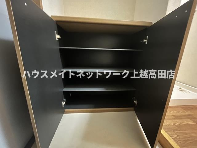 ロイヤルパレス子安の設備|シューズボックス
