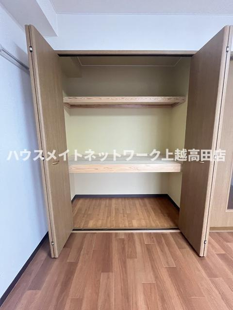 ロイヤルパレス子安の収納|クローゼット