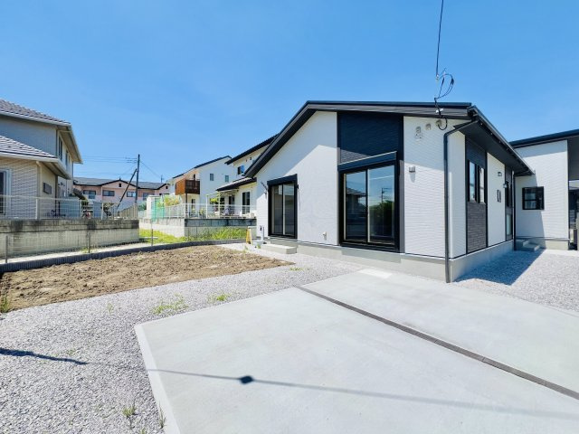 前橋市総社町植野の庭|敷地広々72坪♪