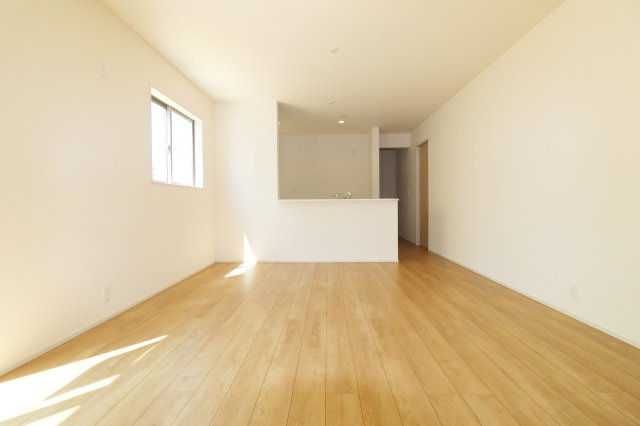 郡山市大槻町字上柵　　　３号棟　　　大槻小学校、大槻中学区　の居間・リビング|※同社施工例