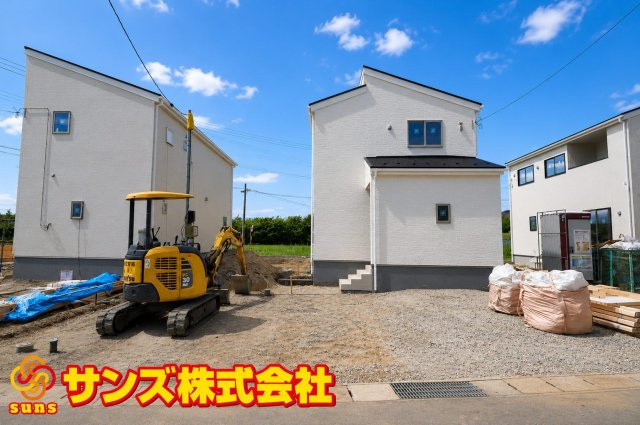 郡山市大槻町字上柵　　　３号棟　　　大槻小学校、大槻中学区　の外観|東側から見た駐車場を含む外観♪