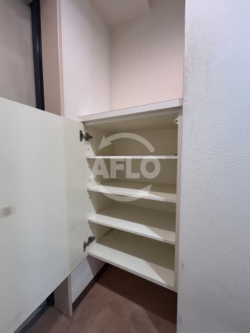 ヴェリテ新大阪の収納|ヴェリテ新大阪　シューズボックス