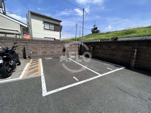 ヴェリテ新大阪の駐車場|ヴェリテ新大阪　駐車場