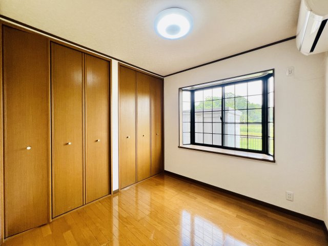 太田市牛沢町の洋室|エアコン付きの4.5帖洋室◎