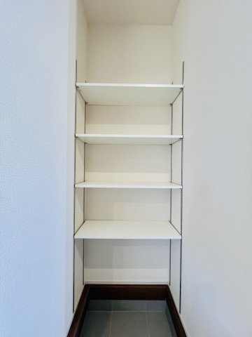 太田新田花香塚町の収納|履物もたっぷり収納可能で便利な収納スペース♪
