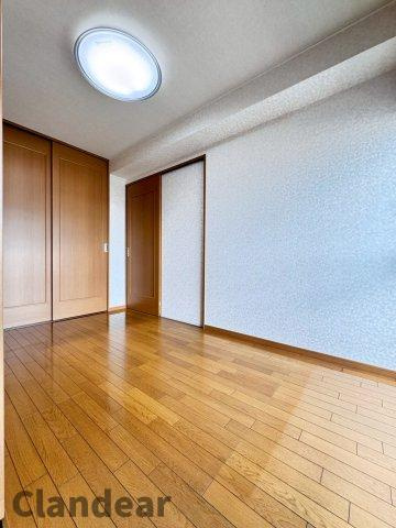 トーア東尾久マンションの洋室|ドキドキの新生活も、安心してスタート。ぴったりの住まいを見つけませんか？クランディアが一緒に住まい選びをサポートします‼　まずは、お気軽にお問合せください　＃クランディア