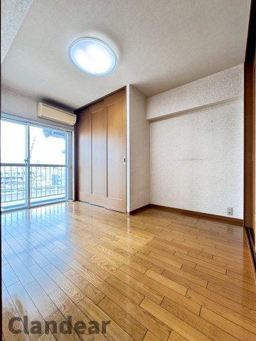 トーア東尾久マンションの洋室|ドキドキの新生活も、安心してスタート。ぴったりの住まいを見つけませんか？クランディアが一緒に住まい選びをサポートします‼　まずは、お気軽にお問合せください　＃クランディア