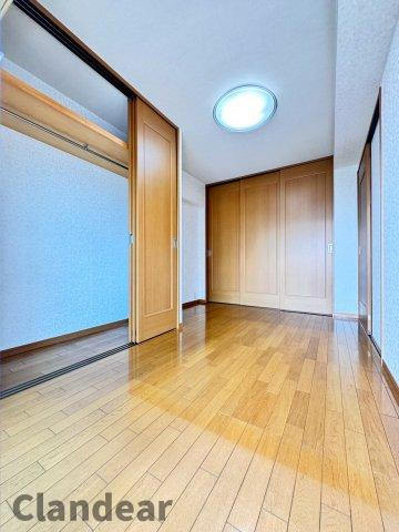 トーア東尾久マンションの洋室|ドキドキの新生活も、安心してスタート。ぴったりの住まいを見つけませんか？クランディアが一緒に住まい選びをサポートします‼　まずは、お気軽にお問合せください　＃クランディア