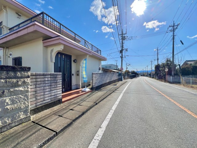 高崎市中里町の前面道路含む現地写真|暮らしやすい住環境♪