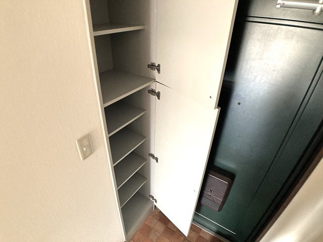 アクシス板宿の玄関|シューズボックスも御座います