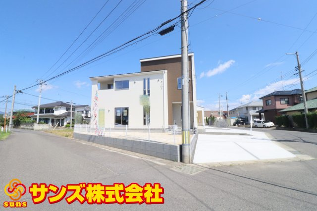 郡山市大槻町字上柵　　　４号棟　　　大槻小学校、大槻中学区　の外観|南側から見た駐車場を含む外観♪