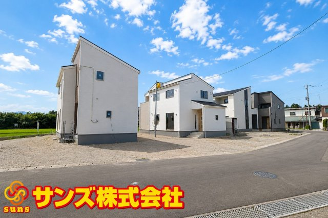 郡山市大槻町字上柵　　　４号棟　　　大槻小学校、大槻中学区　の外観|南東側から見た区画全体♪