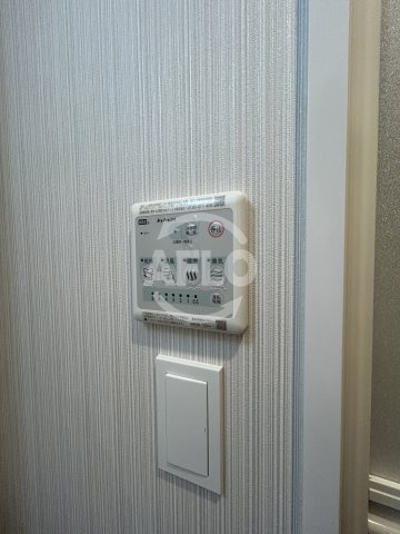 ファーストフィオーレ塚本リベルテの洗面所|浴室乾燥機