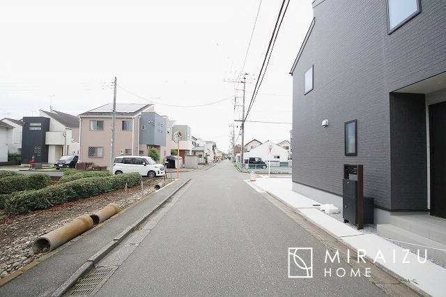 【前面道路含む現地写真】 | 前面道路☆運転が不安な方も安心な前面道路、きちんと幅員のある道路は女性にも安心です。整備されている道路は気持ちも良いですね♪