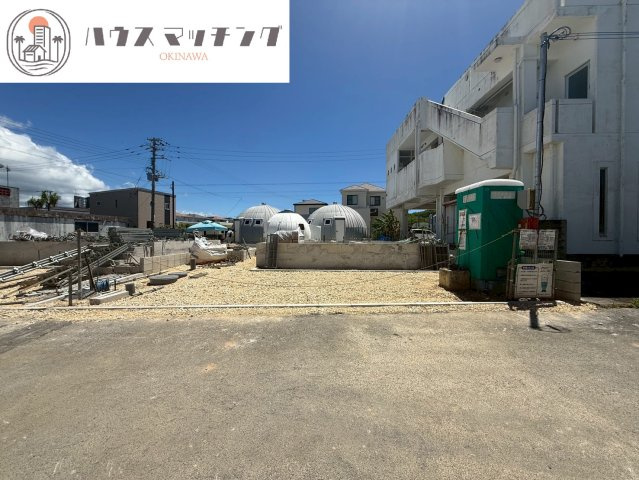 クレイドルガーデンうるま市勝連南風原　第６・２号棟の前面道路含む現地写真|前面道路含む現地写真、７月下旬完成予定です！