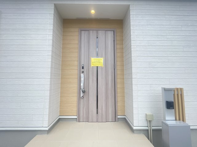 うるま市石川白浜2期（全3棟）ラスト2号棟の玄関|※同施工写真です