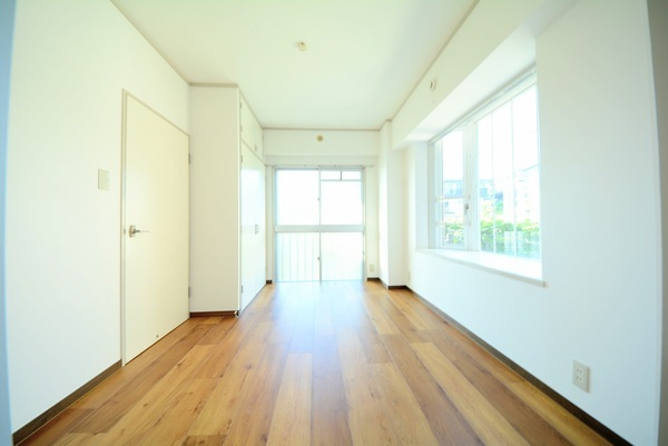 春日市一の谷５丁目の賃貸マンションの洋室