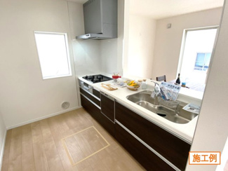 【内観：施工例】 | 泉区和泉中央北2丁目　新築分譲住宅 | 同施工会社施工例（キッチン）