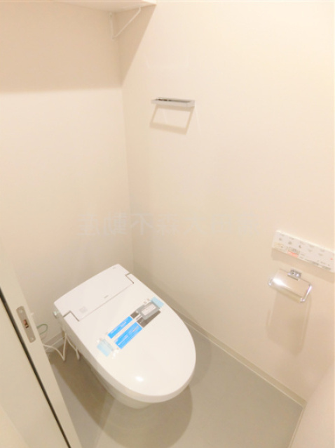 PATH仲六郷のトイレ|温水洗浄便座付きタンクレストイレ　