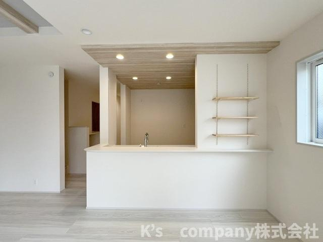 ◎茅ヶ崎市東海岸南6丁目　新築戸建　2号棟のキッチン|小さいお子様のいるご家庭は見守りながら家事のできるカウンターキッチン☆