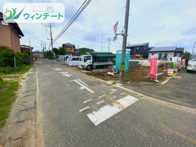 龍ケ崎市白羽第11　新築戸建　3号棟の前面道路含む現地写真|現地写真です。敷地面積163.62㎡（49.49坪）とゆとりの広さ。日当たりや風通しはぜひ現地でご確認ください。