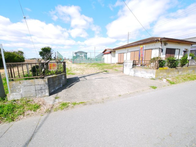 大網白里市南今泉　中古戸建の前面道路含む現地写真|敷地約473坪 平成29年4月築3LDK+別棟平屋+車庫+テニスコート付 白里海水浴場徒歩約18分