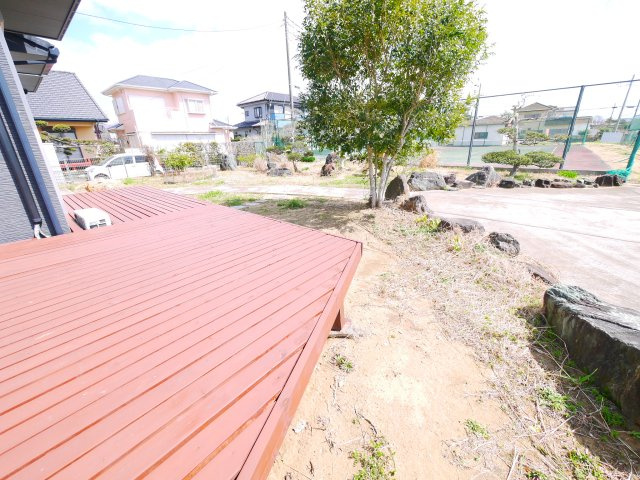 大網白里市南今泉　中古戸建の庭|敷地約473坪 平成29年4月築3LDK+別棟平屋+車庫+テニスコート付 白里海水浴場徒歩約18分