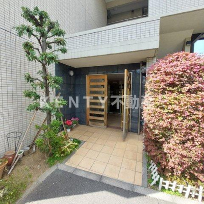 【エントランス】 | カーサ　ビオラ | 建物の内部です