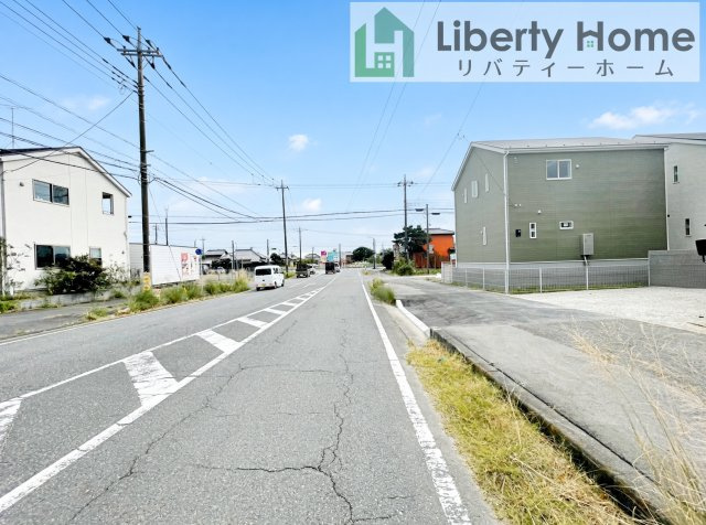 龍ケ崎市白羽第11　新築戸建　1号棟の前面道路含む現地写真