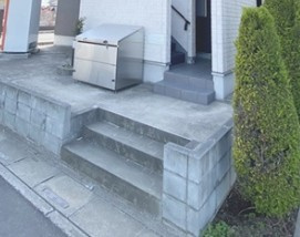 ソレイユ西大宮のエントランス