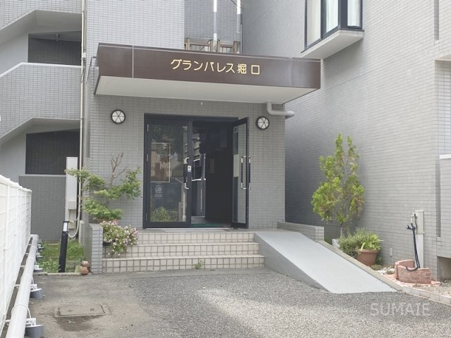 グランパレス堀口のエントランス|エントランススペース。