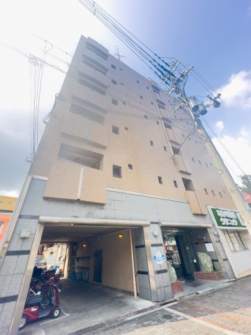 ハイツ粟新の外観