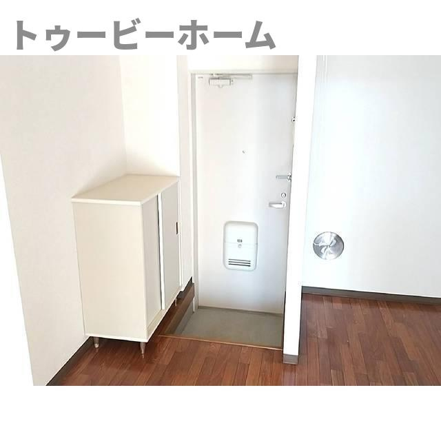 パークサイド美杉台の玄関|明るい玄関です