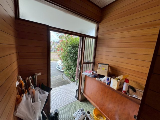 -三丁目不動産-　深谷市岡1丁目　昭和57年築の玄関