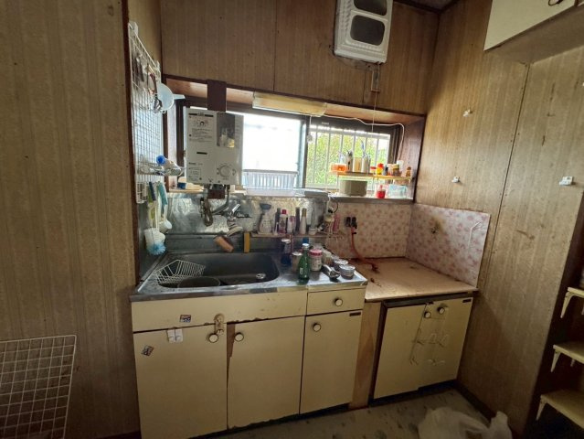 -三丁目不動産-　深谷市岡1丁目　昭和57年築のキッチン